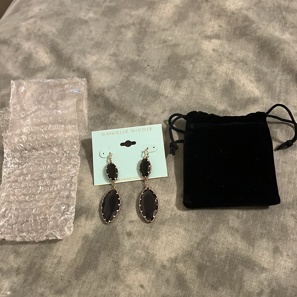 Danielle Nicole drop earrings black goldtone retro vintage NEW